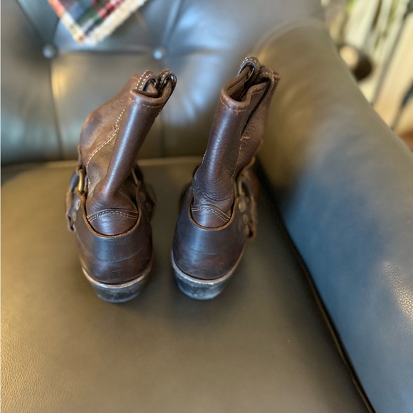 Frye Dingo Brown Leather Boots - Picture 4 of 7